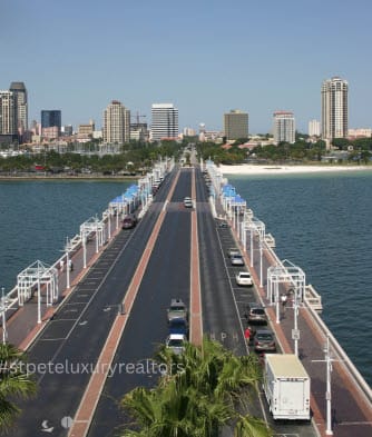 homebuyers in St. Petersburg driving to the St Pete Skylline